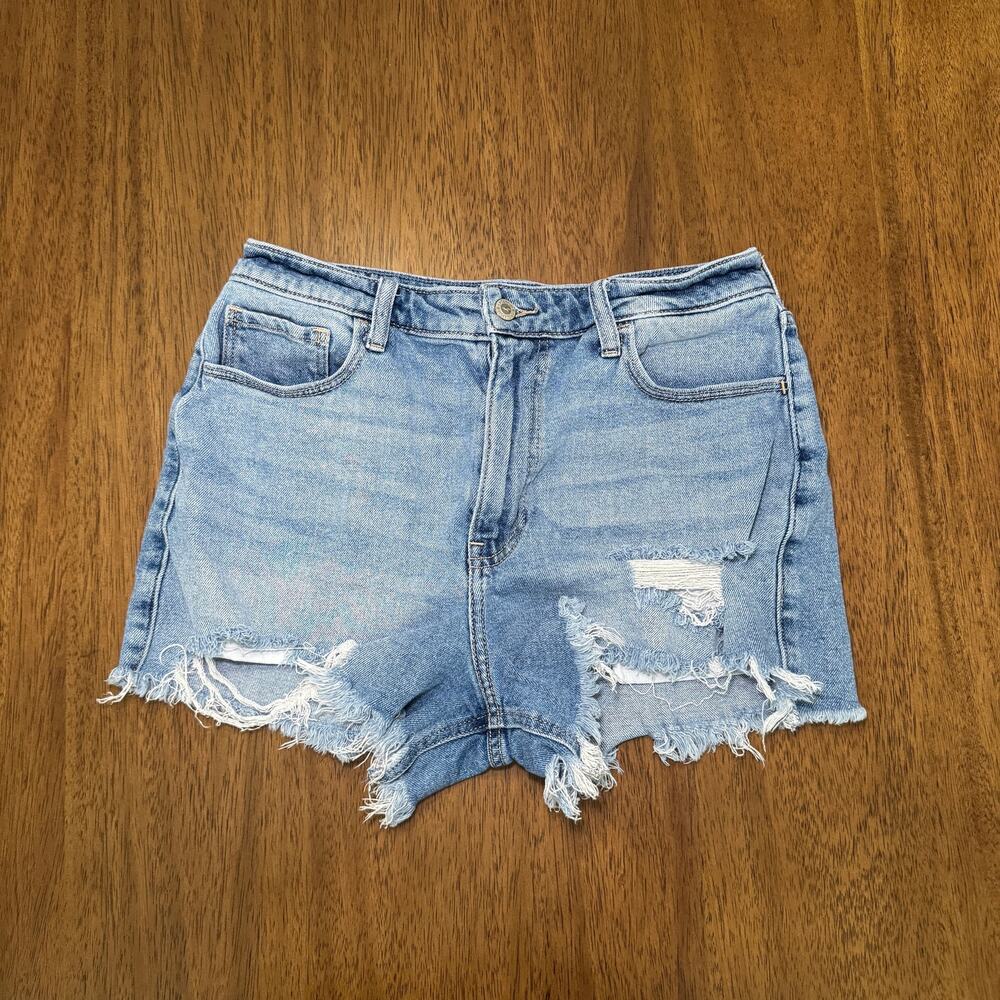 Hollister Ultra High Rise Mom Shorts 3” Women’s 9 W29 Distressed Denim